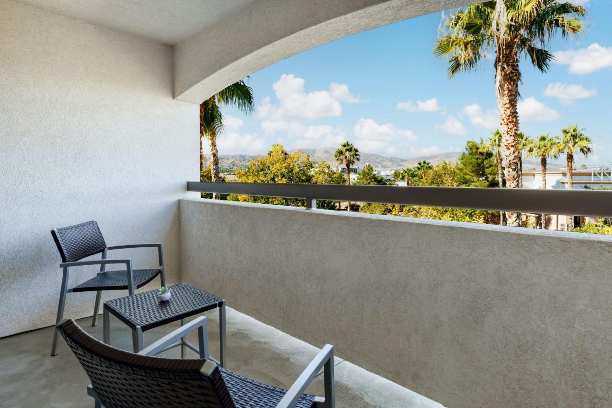 Courtyard By Marriott Palmdale Hotel Eksteriør billede