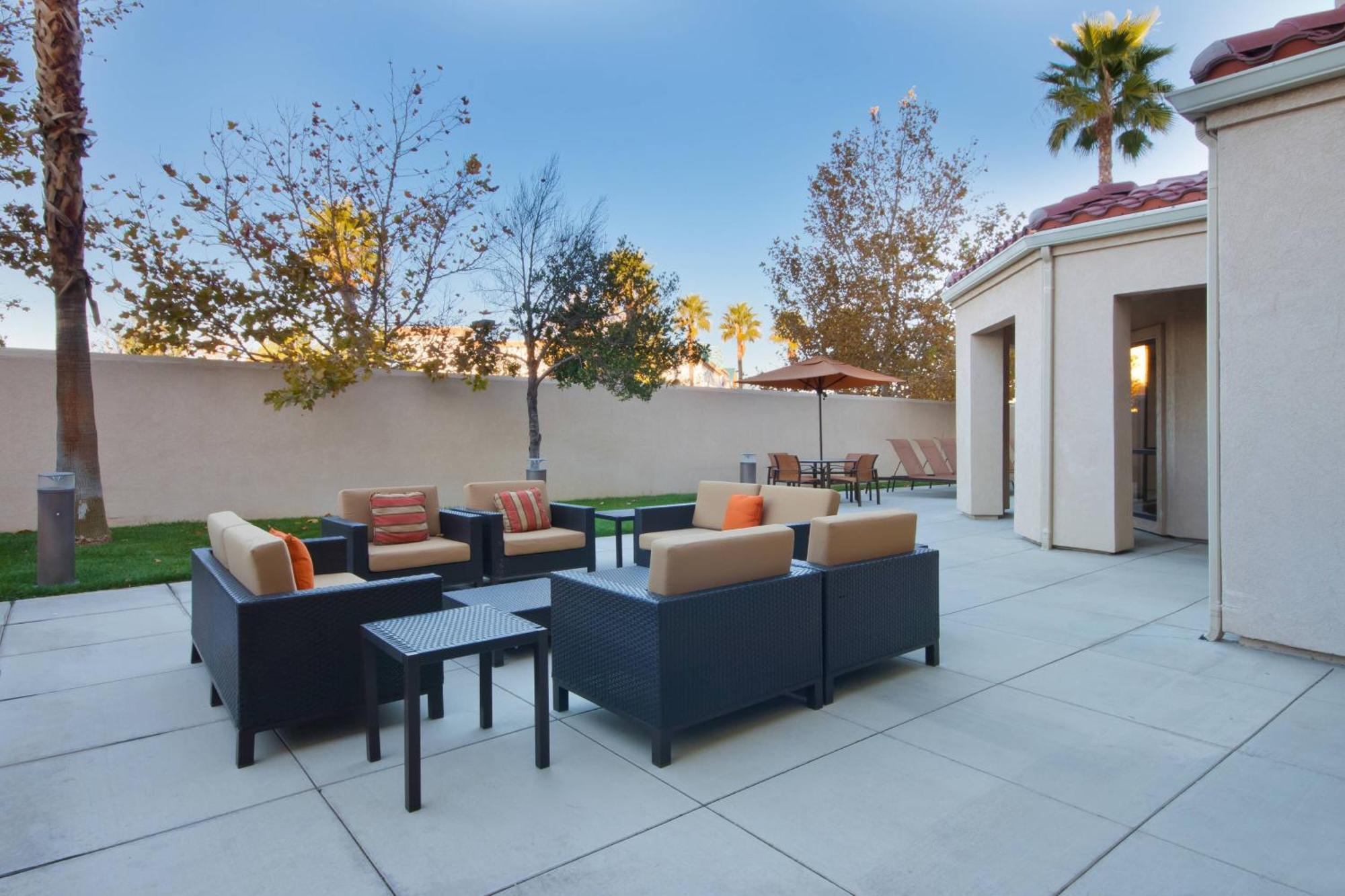 Courtyard By Marriott Palmdale Hotel Eksteriør billede